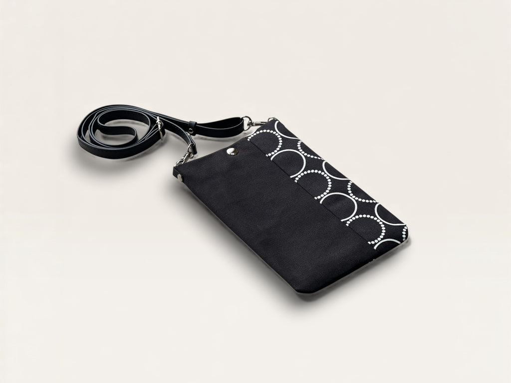 Black×Circle Phone bag