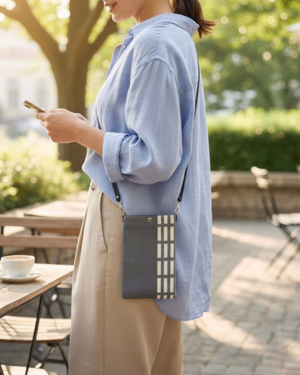 Grey×Grid Stripe<br>Phone Bag