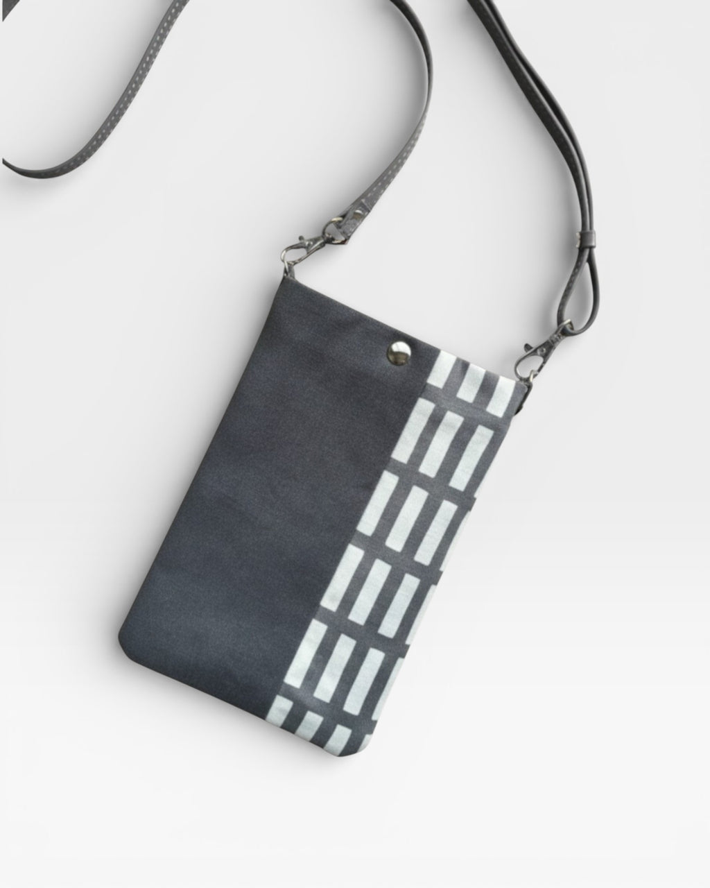Grey×Grid Stripe<br>Phone Bag