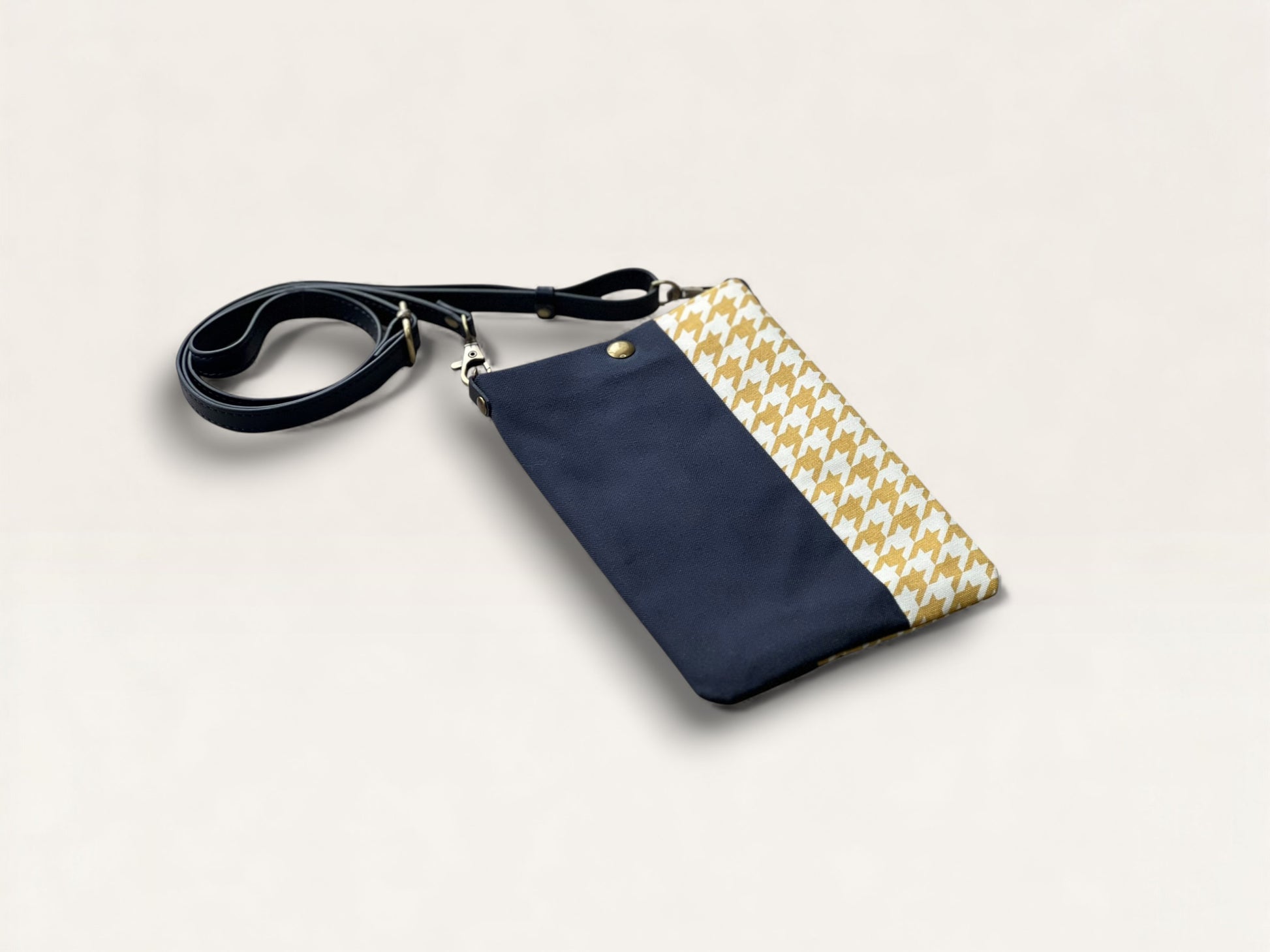 Midnight×Mustard Houndstooth<br>Phone Bag